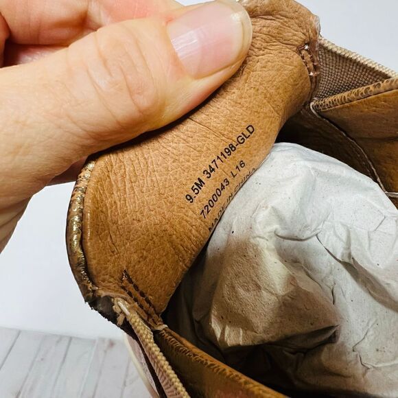 Frye Pebbled Rose Gold Leather Flat Slip-On Loafers - Picture 7 of 10